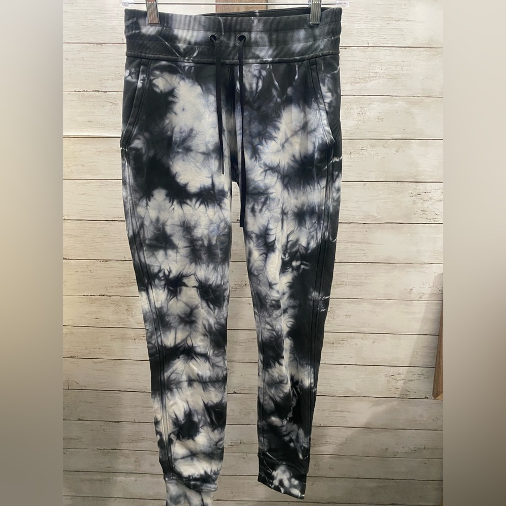 Lululemon Athletica Gray Tie-Dye Warm Down Joggers